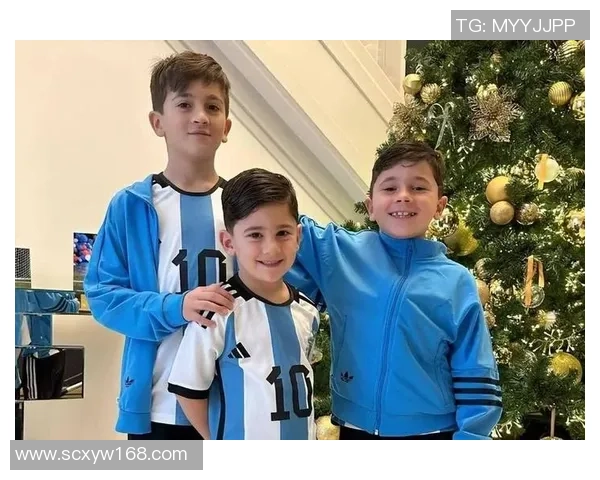 两个小孩喊球星名字的广告引发热潮，见证梦想与激情的完美碰撞