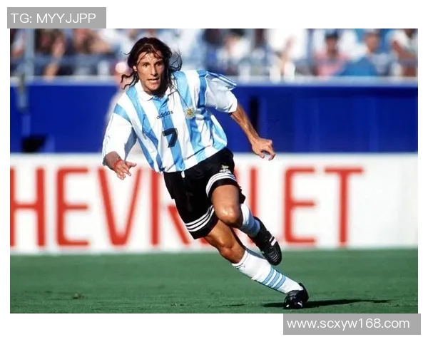 足球巨星风采尽显 球场英豪人物画像深度解析